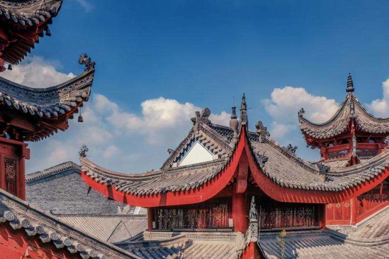 比较Facebook和微博在功能和特点上的区别和差异
