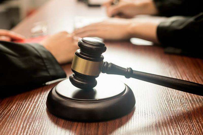 解释Facebook因信息泄露事件而被罚款的情况