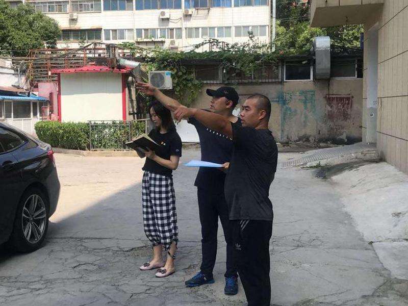 指导如何通过领英找到与Facebook相关的账号