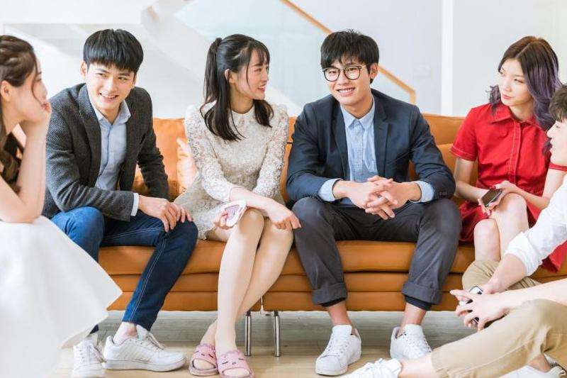 探讨在Facebook上如何与好友进行聊天和通讯