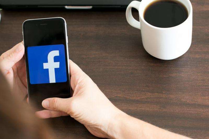 如何查找并加入Facebook的小组
